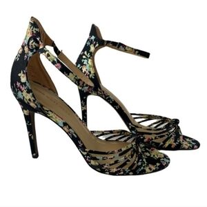 WHO WHAT WEAR-Floral Strappy High Heels (Black 🖤)-8 US